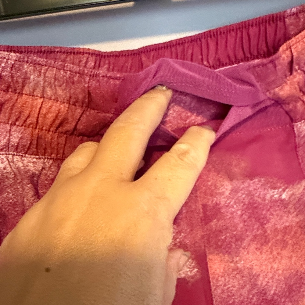 NWT- Women’s Nike Convertible Sports Bra and Shorts  Athletic Set Size Large - Picture 7 of 9